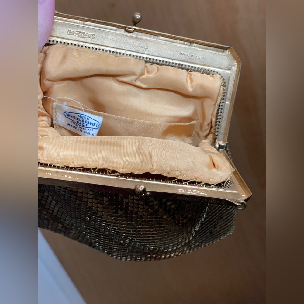Whiting & Davis Mesh Bags Elegant Medal Gold Clutch Bag - Picture 5 of 6